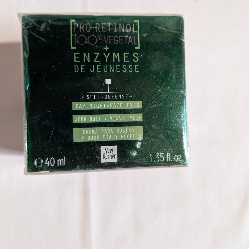 Yves Rocher Pro Retinol Vegetal + Enzymes Day Night Face Eyes Cream